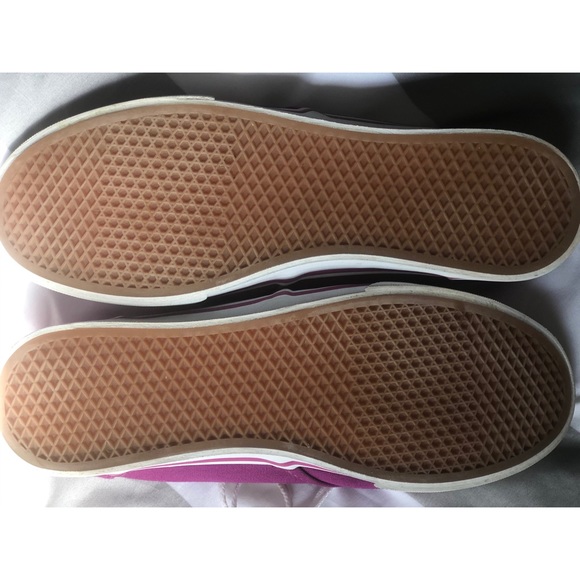 Women’s Van - Picture 3 of 5